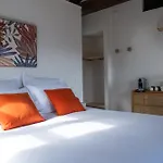Les Terrasses De La Borie Bed & Breakfast 3*